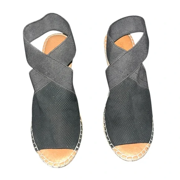 Kenneth Cole Colleen Leather Espadrille Wedge
GENTLE SOULS Size 6 - Picture 2 of 7